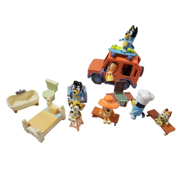 Bluey Pretend Play Bundle – Poseable Figures & Furniture - Picture 1 of 10